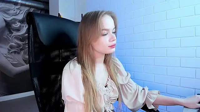 Snapshot of AmyNox chatting on 06.19.26 AmyNox online show from 06.19.26