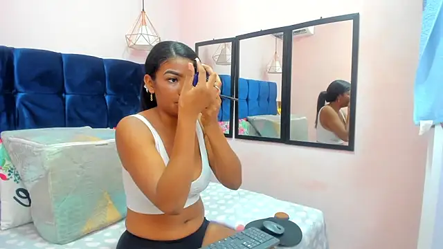 Snapshot of Sexy_ebony_1 chatting on 04.19.26 Sexy ebony 1 online show from 04.19.26