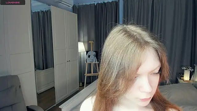 Snapshot of LavenderMitten chatting on 05.16.26 LavenderMitten online show from 05.16.26
