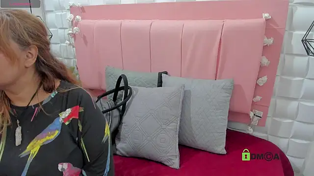 Snapshot of _Victoria_milf_ chatting on 04.18.26 Victoria milf online show from 04.18.26