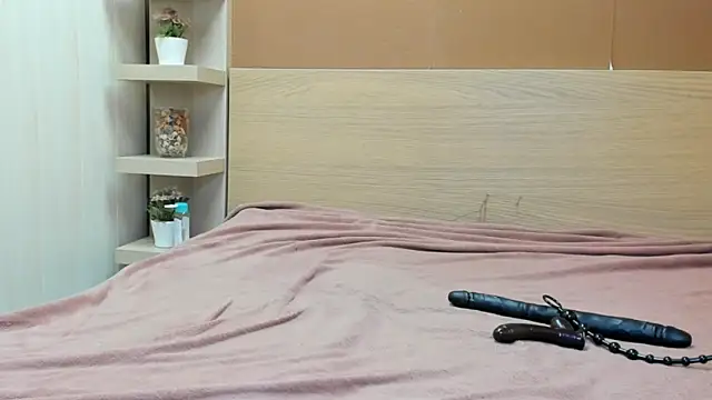 PinkyTwerkyX online show from 10.04.25