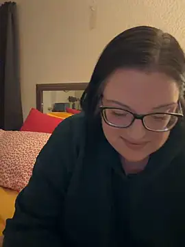 Snapshot of FreaksOffALeash3261 chatting on 05.25.26 FreaksOffALeash3261 online show from 05.25.26