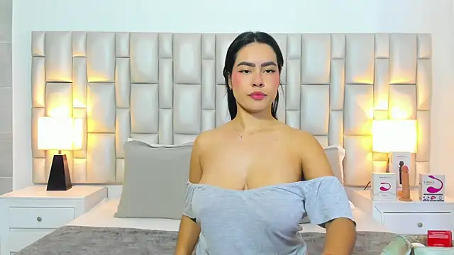 Snapshot of paola_katy_dicks chatting on 06.19.26 paola katy dicks online show from 06.19.26