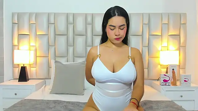 Snapshot of paola_katy_dicks chatting on 06.24.26 paola katy dicks online show from 06.24.26