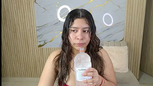 Snapshot of Sophie19__ chatting on 04.16.26 Sophie19 online show from 04.16.26