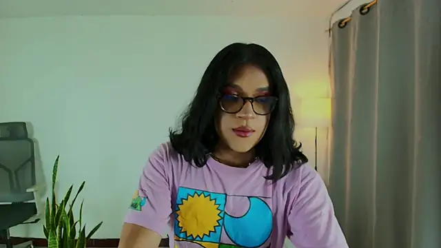 Snapshot of succubus_Vitta chatting on 05.13.26 succubus Vitta online show from 05.13.26