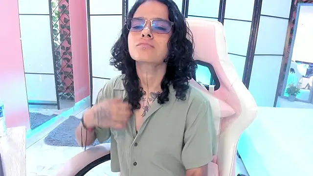 Julianne 7 online show from 02.23.26