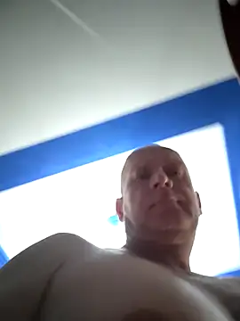 Snapshot of sk8brd_snwbrd_no_snitch chatting on 02.19.26 sk8brd snwbrd no snitch online show from 02.19.26