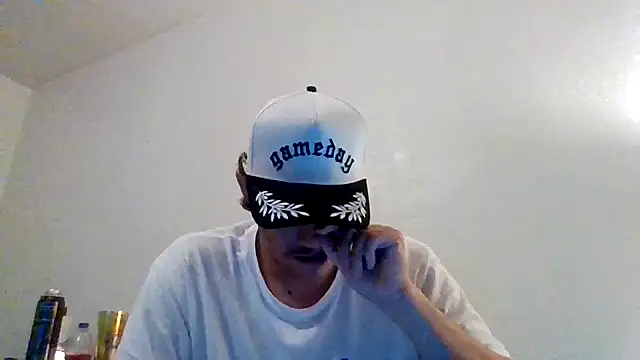 Snapshot of Tallhungandcloudy chatting on 02.19.26 Tallhungandcloudy online show from 02.19.26