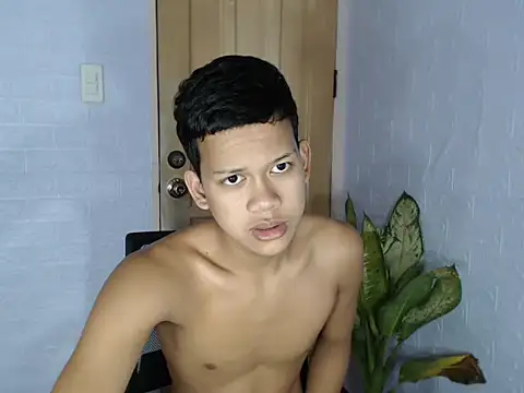 UrAsian Turjak online show from 02.19.26