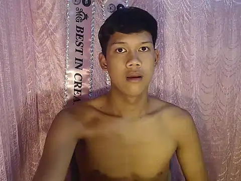 Snapshot of UrAsian_Turjak chatting on 07.23.26 UrAsian Turjak online show from 07.23.26