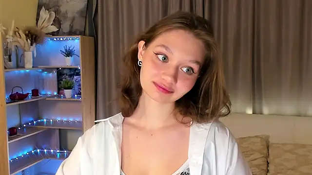 HolliBillig online show from 04.14.26