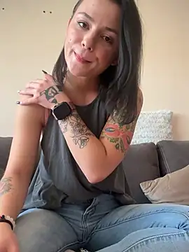 Snapshot of alwayshornyvivi chatting on 02.13.26 alwayshornyvivi online show from 02.13.26