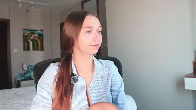 Snapshot of Your_Alisaa chatting on 07.22.26 Your Alisaa online show from 07.22.26