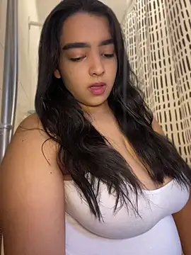 Snapshot of Mayaslow chatting on 06.16.26 Mayaslow online show from 06.16.26
