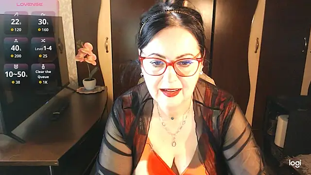 Snapshot of exiMIlf chatting on 04.10.26 exiMIlf online show from 04.10.26