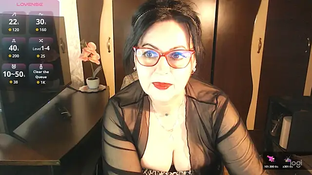 Snapshot of exiMIlf chatting on 04.12.26 exiMIlf online show from 04.12.26