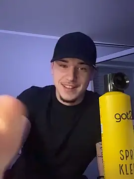 Snapshot of yourboydze chatting on 02.12.26 yourboydze online show from 02.12.26