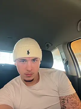 Snapshot of yourboydze chatting on 02.13.26 yourboydze online show from 02.13.26