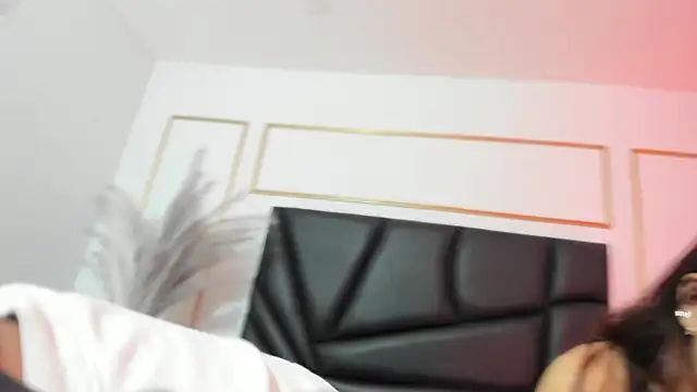 Snapshot of Gaia_n_Nix chatting on 04.19.26 Gaia n Nix online show from 04.19.26
