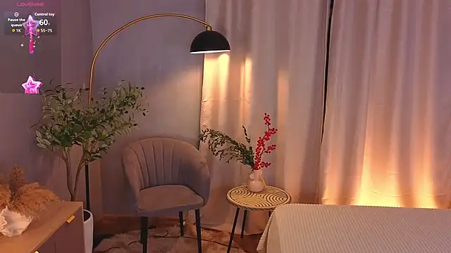 TomieFern  online show from 02.17.26