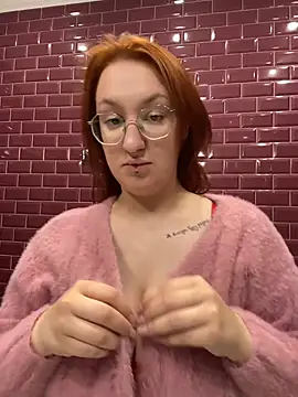 Snapshot of SpicyFox_ chatting on 07.16.26 SpicyFox online show from 07.16.26