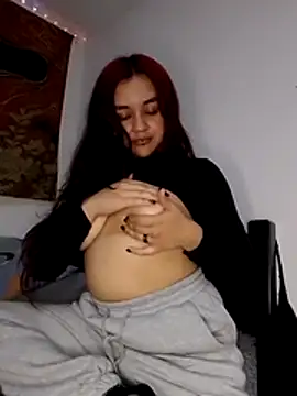 Snapshot of Lucy_allen1 chatting on 02.14.26 Lucy allen1 online show from 02.14.26