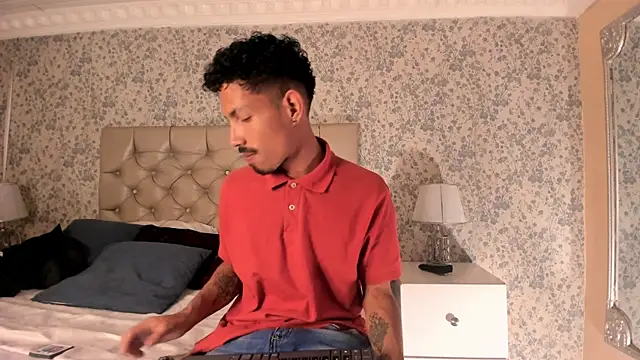 NoaahTylor online show from 04.07.26