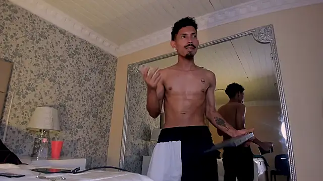 NoaahTylor online show from 04.09.26