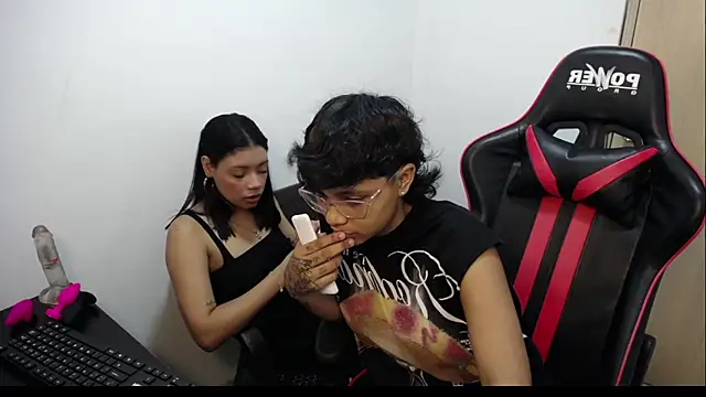 Snapshot of CherryGirlsXX chatting on 03.01.26 CherryGirlsXX online show from 03.01.26