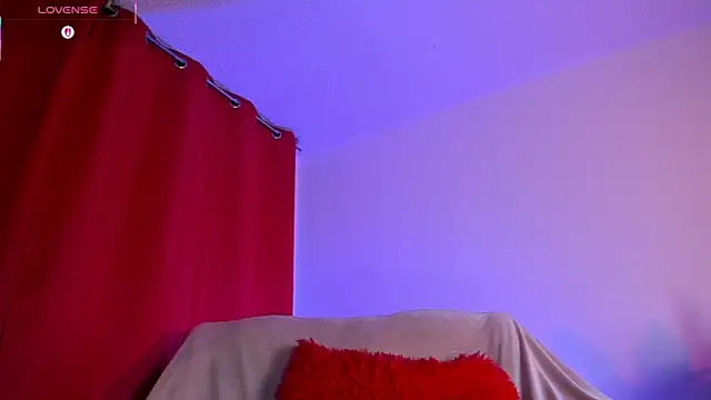Snapshot of lilyruso chatting on 07.17.26 lilyruso online show from 07.17.26