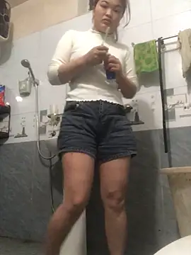 Snapshot of newbaby1 chatting on 02.13.26 newbaby1 online show from 02.13.26