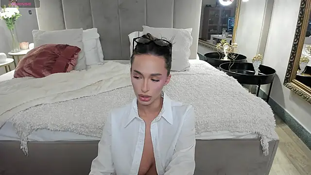 EvaK  online show from 02.17.26