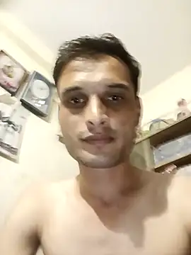 Snapshot of Beinghorny83 chatting on 02.14.26 Beinghorny83 online show from 02.14.26