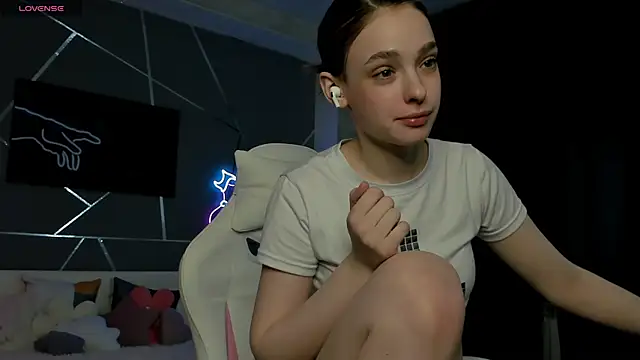 Snapshot of naomi_reiss chatting on 05.26.26 naomi reiss online show from 05.26.26