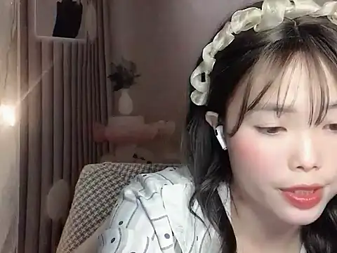 Snapshot of Girl-crazy1 chatting on 02.25.26 Girl-crazy1 online show from 02.25.26