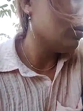 Snapshot of bany-lee chatting on 03.02.26 bany-lee online show from 03.02.26