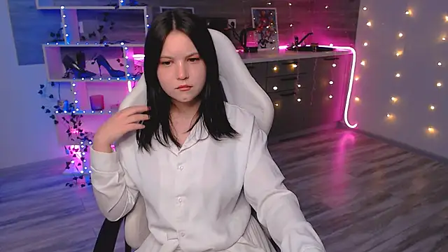 Snapshot of lily_milleerr chatting on 02.27.26 lily milleerr online show from 02.27.26