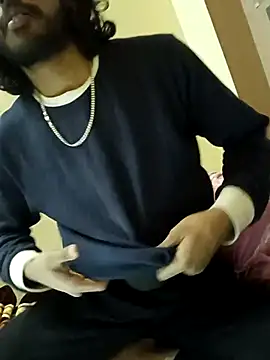 Snapshot of Yk_physique chatting on 02.13.26 Yk physique online show from 02.13.26