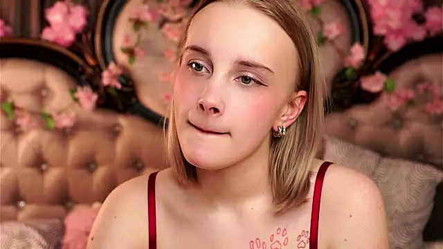 Snapshot of KirstinMcgeady chatting on 03.11.26 KirstinMcgeady online show from 03.11.26