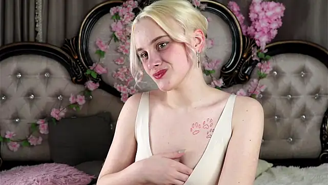 Snapshot of KirstinMcgeady chatting on 03.28.26 KirstinMcgeady online show from 03.28.26