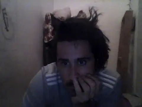 Snapshot of JesusRoble71035 chatting on 06.04.26 JesusRoble71035 online show from 06.04.26