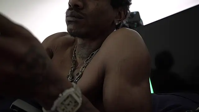 Live5iveTv online show from 04.16.26