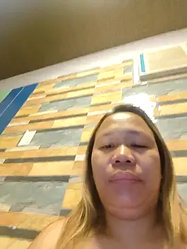 squirtshantal online show from 04.14.26