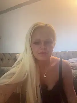 BlondeMilfXo online show from 05.19.26