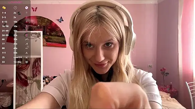 Snapshot of MelissaZaria chatting on 04.22.26 MelissaZaria online show from 04.22.26