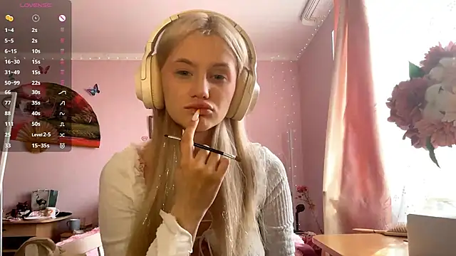 Snapshot of MelissaZaria chatting on 05.10.26 MelissaZaria online show from 05.10.26