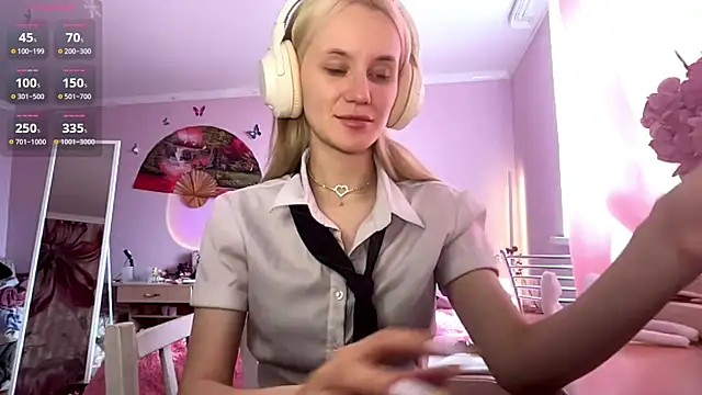 Snapshot of MelissaZaria chatting on 05.17.26 MelissaZaria online show from 05.17.26