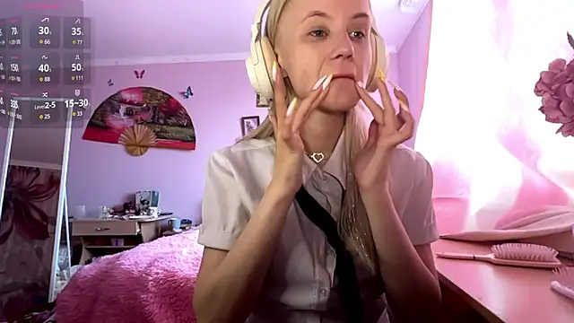 Snapshot of MelissaZaria chatting on 05.18.26 MelissaZaria online show from 05.18.26
