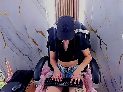 Snapshot of ElaSalvatorehh chatting on 02.25.26 ElaSalvatorehh online show from 02.25.26